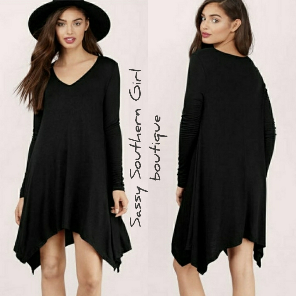 🆕⭐ Black V-neck Asymmetrical knit dress⭐